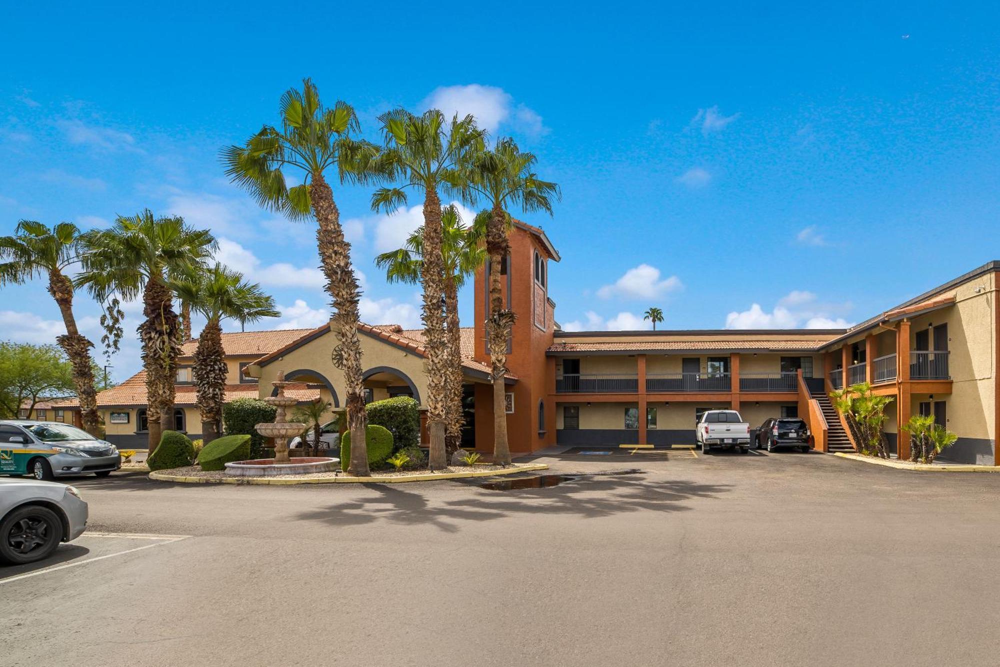 Quality Inn & Suites Goodyear - Phoenix West Exterior photo